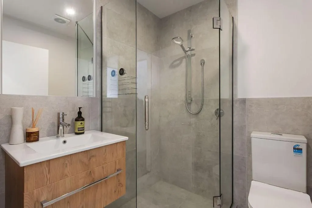 Quirky New Stylish Free Park Apartment Christchurch